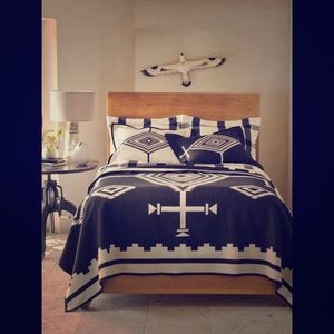 BNWT Pendleton Los Ojos Queen Size Wool Blanket